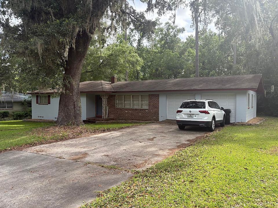 1st image of 934 NW 37th Dr