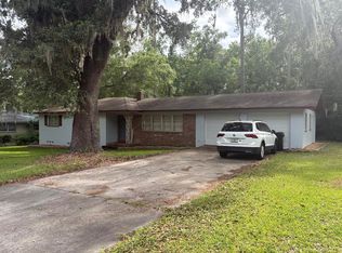 934 NW 37th Dr, Gainesville, FL 32605