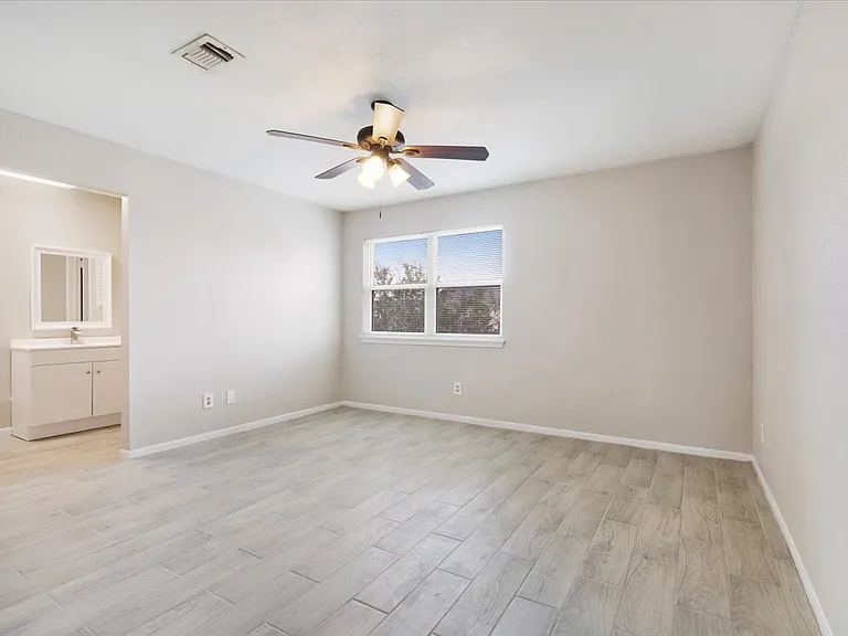 10254 Bridgeland Ln — Photo 13
