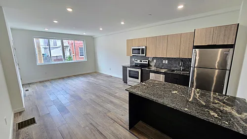 300 Budd St Photo 1