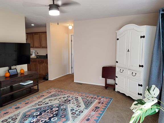 4th image of 497 Courtland Ln