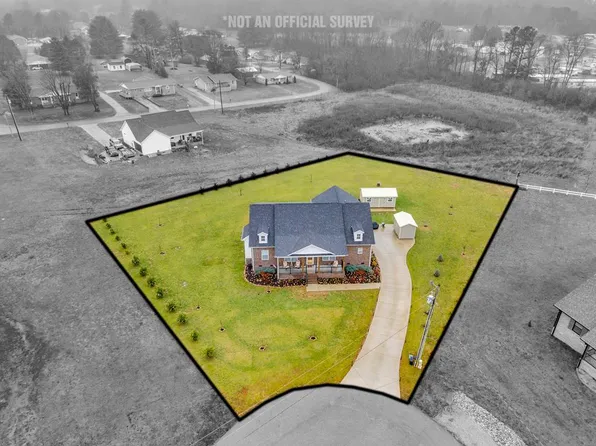 203 Daylily Dr, Sparta, TN 38583