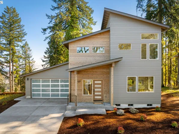 2969 Capital Dr, Eugene, OR 97403