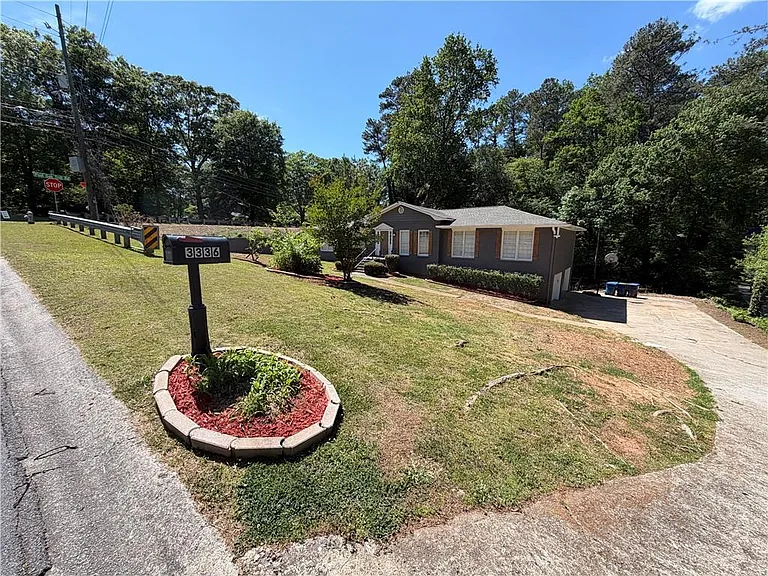 3336 Camelot Dr — Photo 72