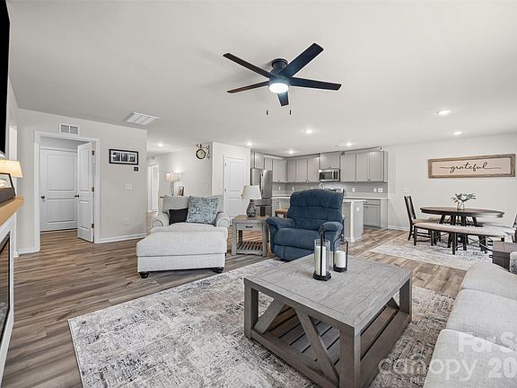 5th image of 1183 Blackburn Cir #148