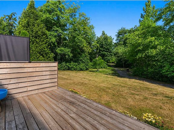 2nd image of 15879 Alder Pl