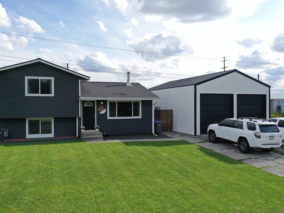 1st image of 24702 E Roxanne Ave