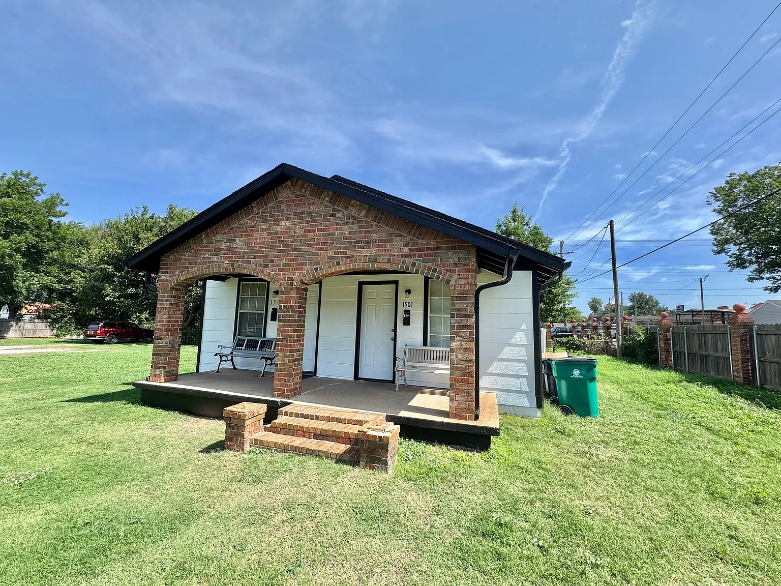 Cozy 1 Bed/1 Bath Single Family Duplex in Oklahoma City — Photo 2