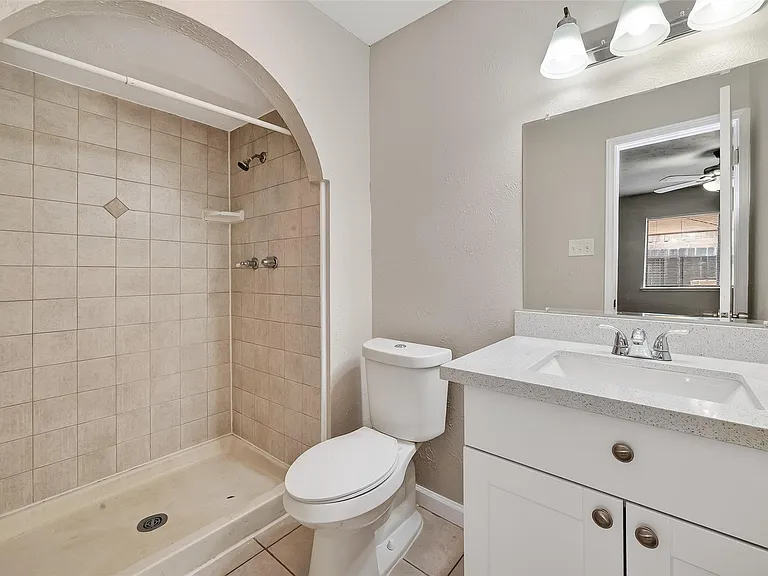 14034 Lourdes Dr — Photo 17