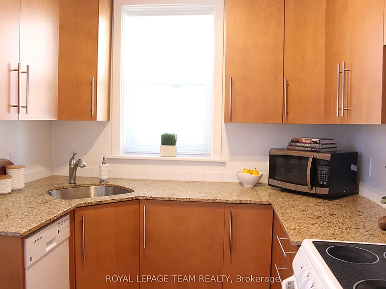 612 Bank St #14 — Photo 16