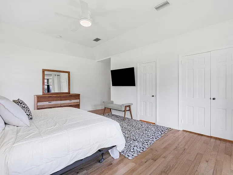 210 S Lake Dr — Photo 29