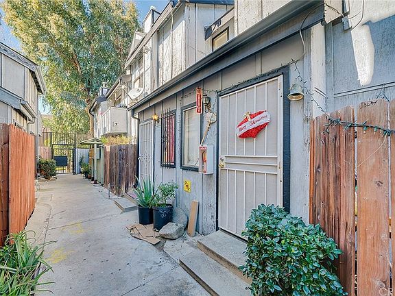 3rd image of 9342 Van Nuys Blvd Unit 17