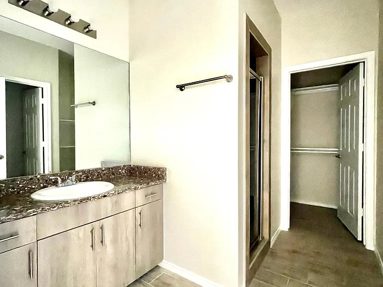 5203 N Hiawatha Dr #1 — Photo 13
