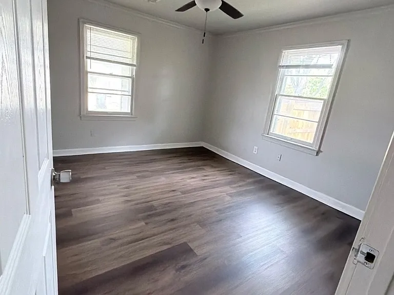 718 & 720 Wilson St #718 — Photo 5