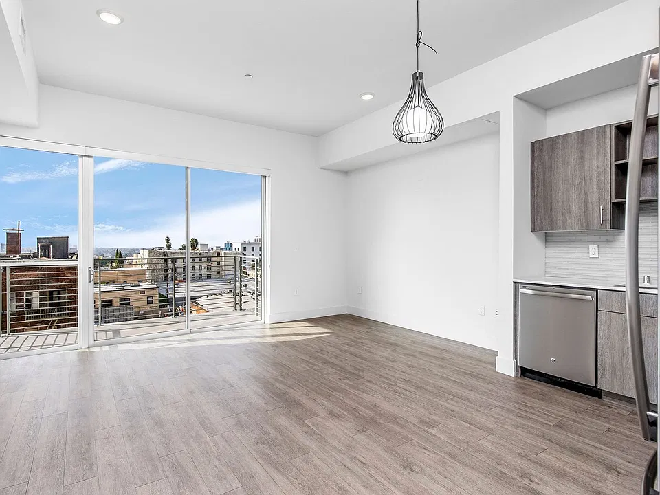 1332 W 7th St #U312
