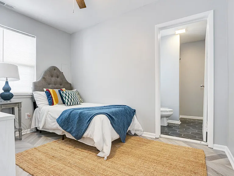 102 N Baltimore Ave #B — Photo 10