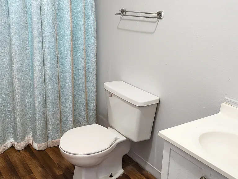 Rainview Apartments — Photo 9