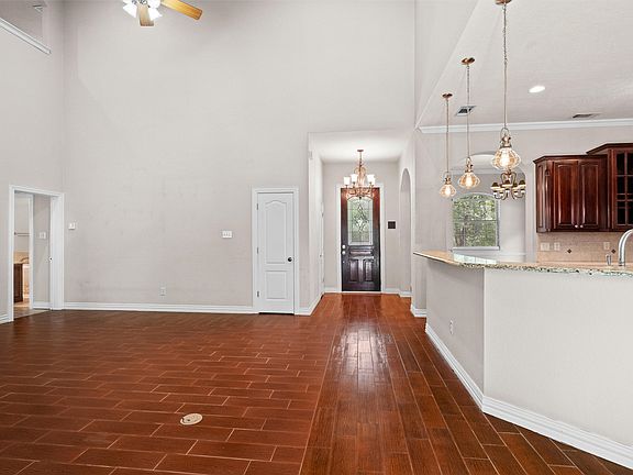 4th image of 8000 Walnut Dr