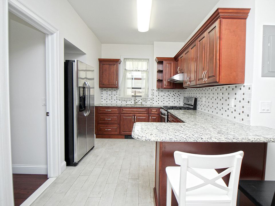 1st image of 2511 42nd St #1A
