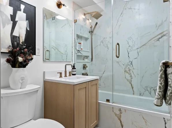 40 East 9th Street image 9 of 16