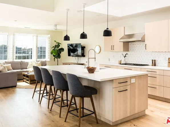 631 6th St, Hermosa Beach, CA 90254