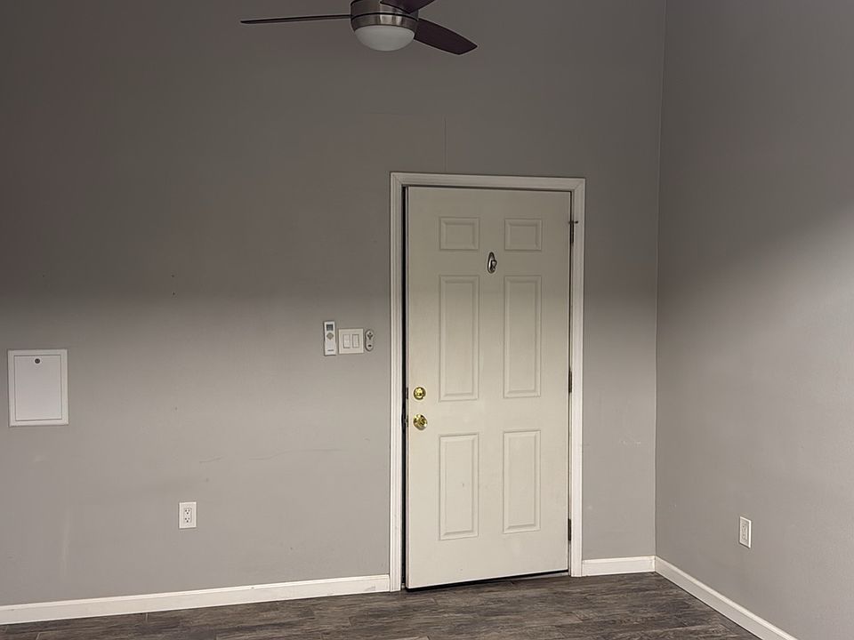 Private back unit, behind gates, Mini split AC/heater, shared washer/dryer including refrigerator 1-TV, includes water, electricity, and internet. Single occupancy no pets no smoking, clean, good credit , safe area close to fwy and shopping.