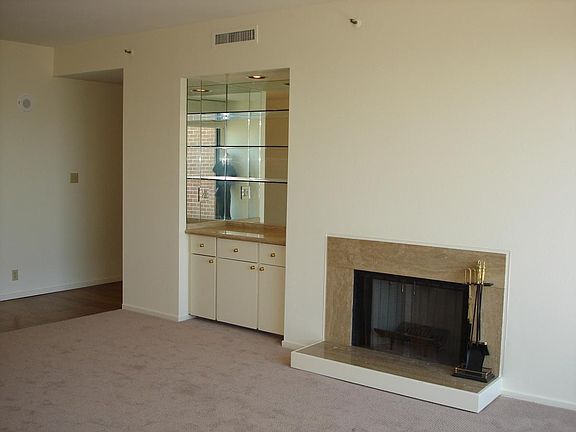 3rd image of 101 Lombard St APT 907W