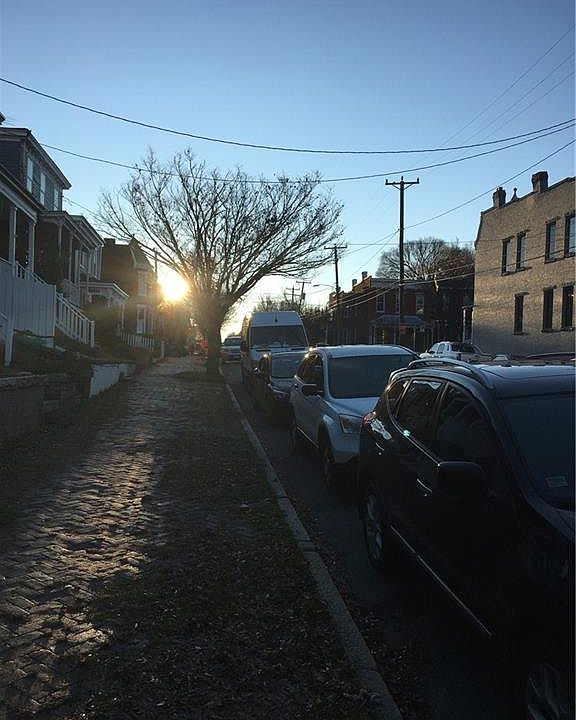 2nd image of 2210 E Marshall St