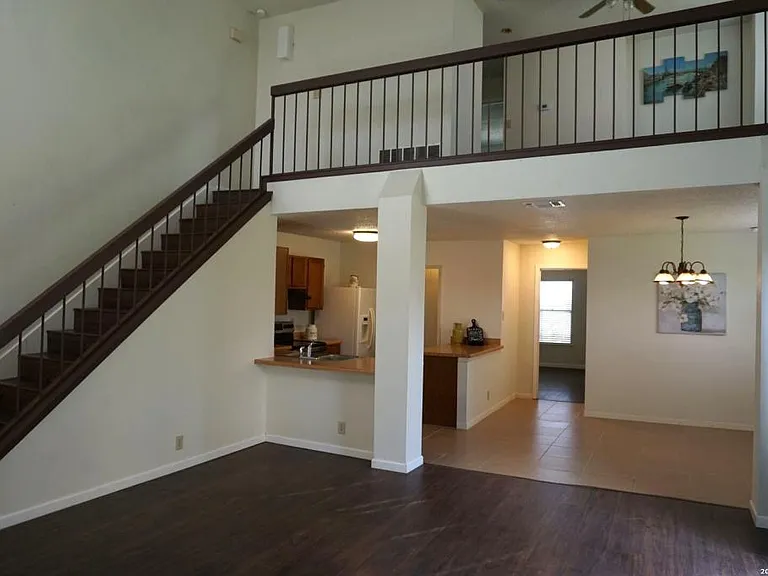 8435 Forest Ridge Dr — Photo 4