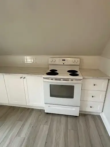 67 Queen St S #1A — Photo 11