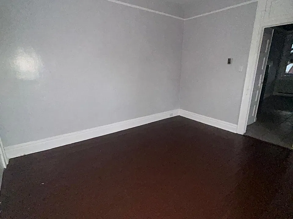 77 Ashland Ave #1R