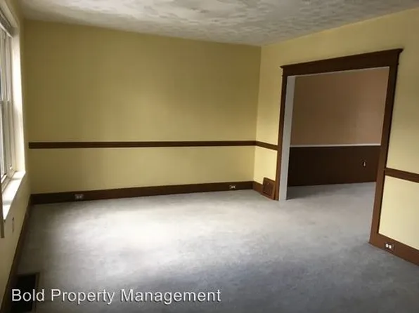 387 Oak Ter, Reading, PA 19611