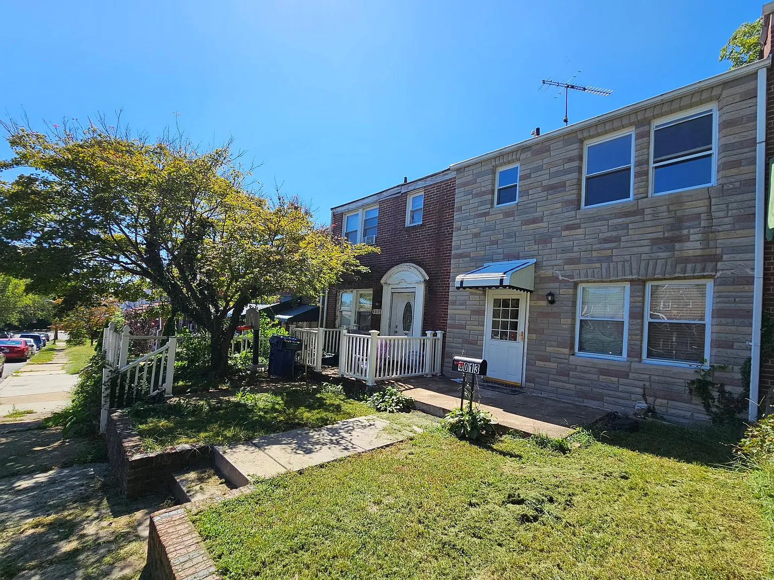 3 bed, 1152 sqft, $1,925 — Photo 2