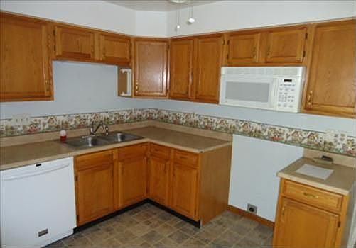 2nd image of 1605 Greenwood Ct