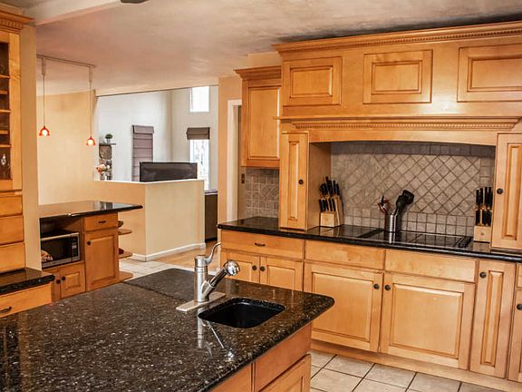 5th image of 1309 Kensington Dr