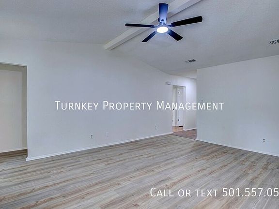 4th image of 1910 Fair Oaks Dr