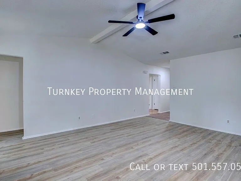 1910 Fair Oaks Dr — Photo 4
