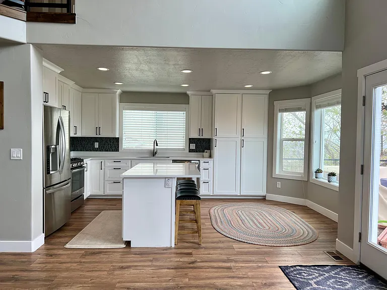 339 E Manti Dr — Photo 11