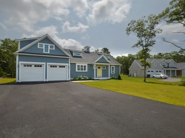 9 Maxwell Ln, Sandwich, MA 02563