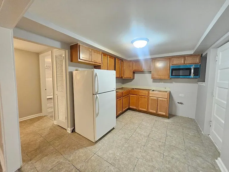 5501 W Wellington Ave — Photo 3