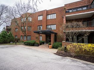 501 Oakwood Ave APT 1C, Lake Forest, IL 60045
