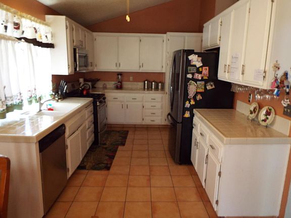 3rd image of 1825 E Norberry St