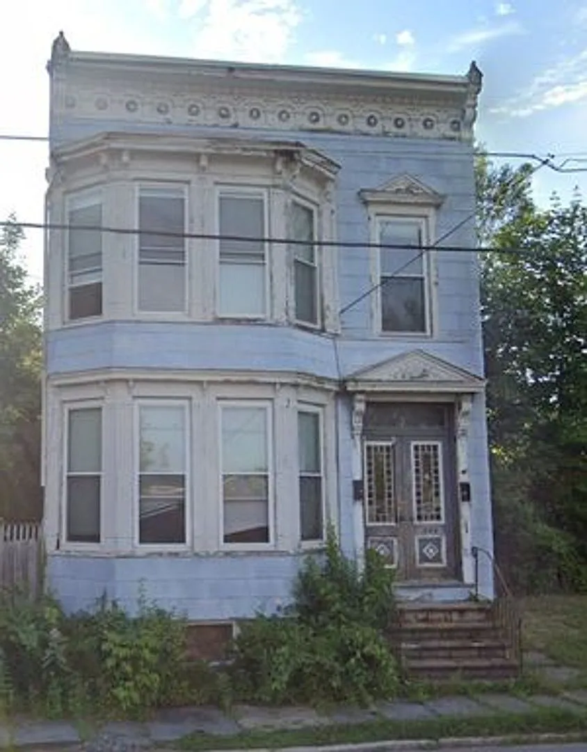 286 2nd Ave (Troy) — Photo 1