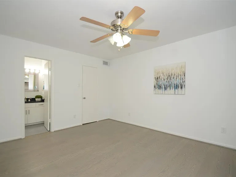 5524 Beverlyhill St #2 — Photo 30
