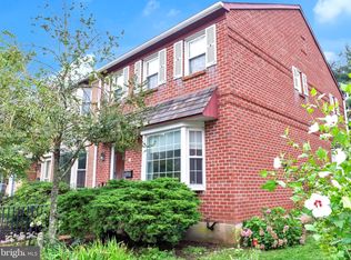 22 Gatehouse Ln, Doylestown, PA 18901