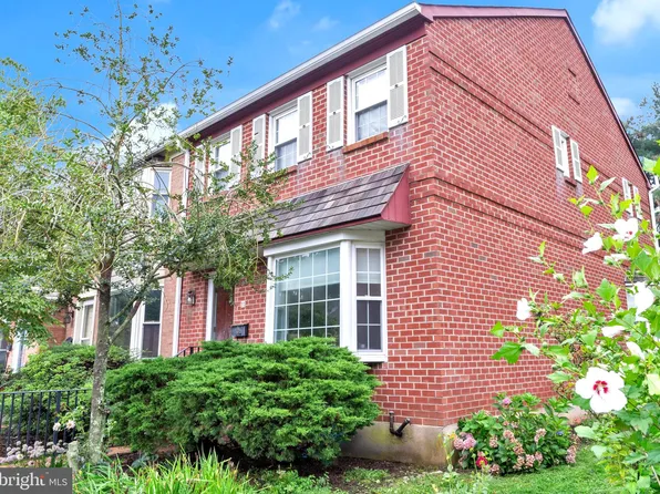 22 Gatehouse Ln, Doylestown, PA 18901