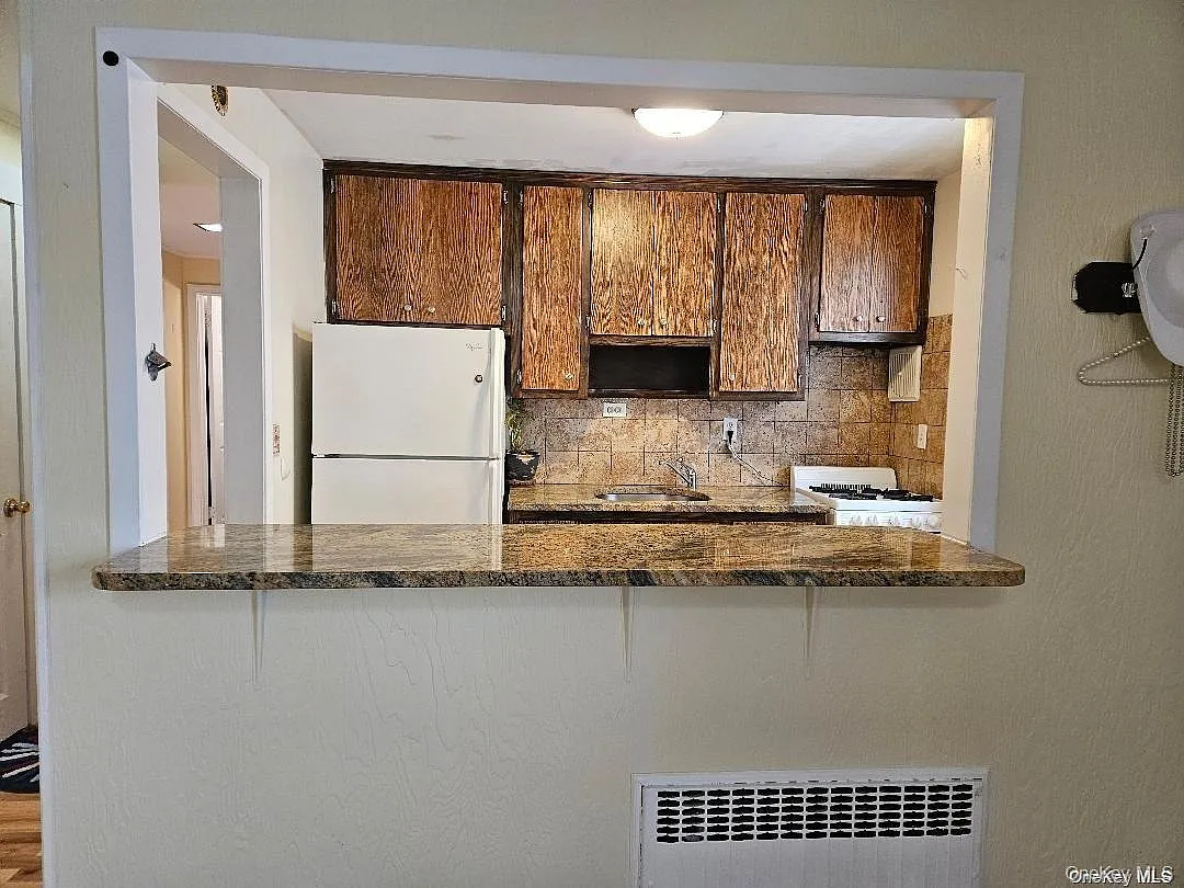 2 bed, 1.0 bath, 600 sqft, $2,700 — Photo 2