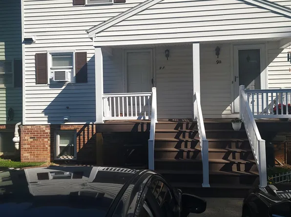 700 Rife Rd APT 9D, Waynesboro, VA 22980