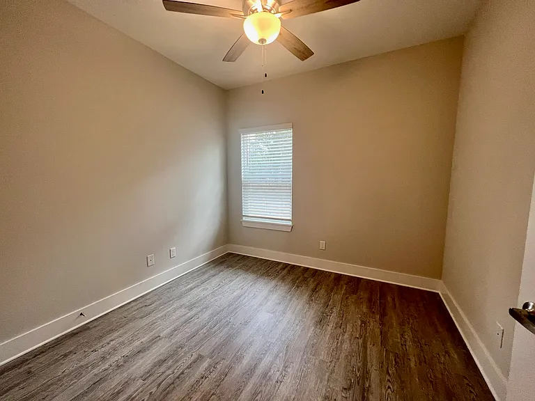 103 Bradford Ct — Photo 8