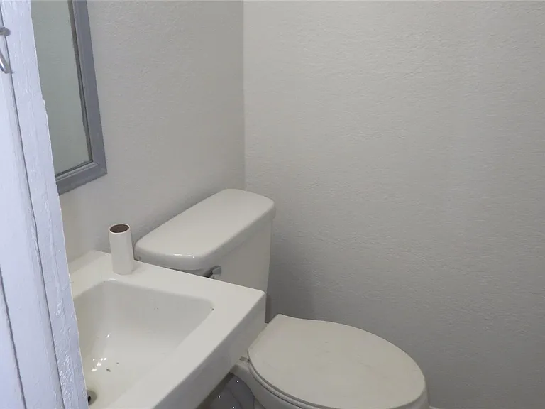 8410 Brandon St — Photo 6